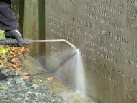 Dirt, algae and tree sap is removed with the steamer